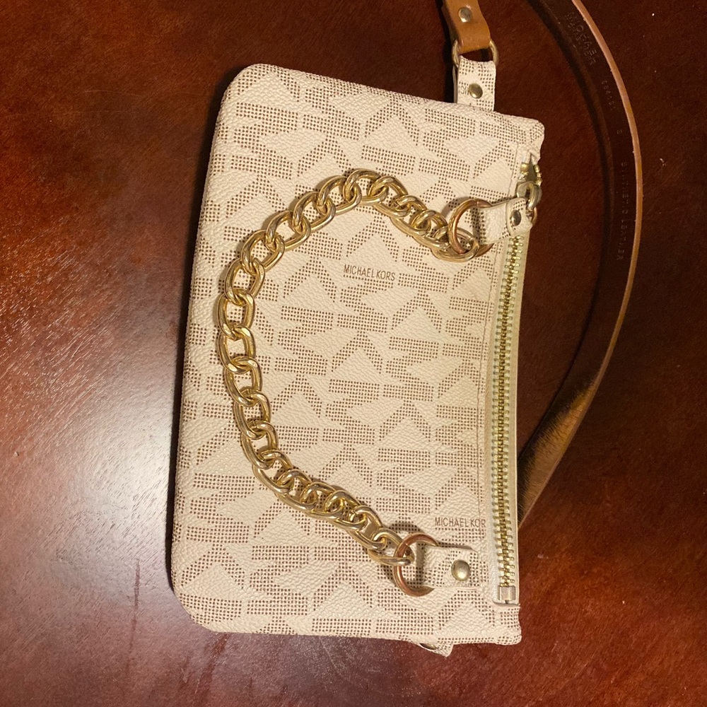 An Mk fanny